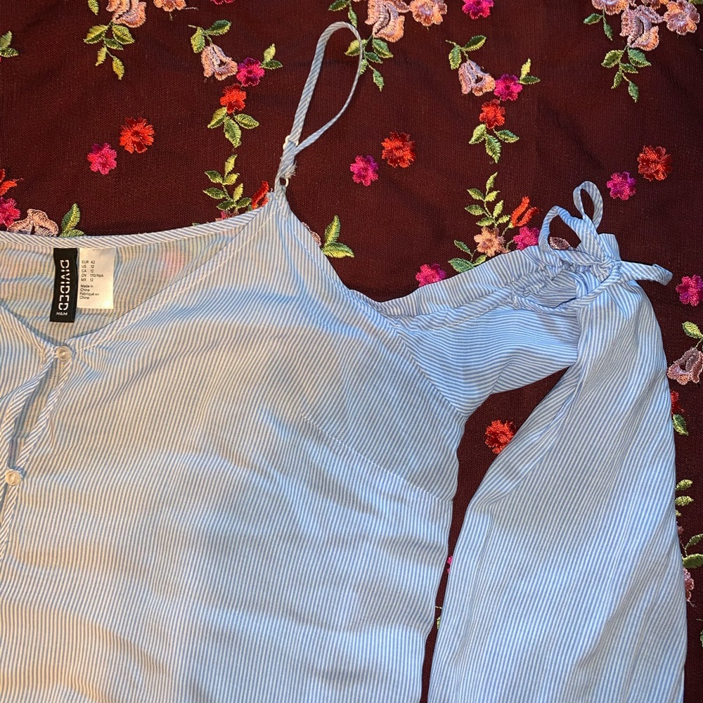 DIVIDED BLOUSE